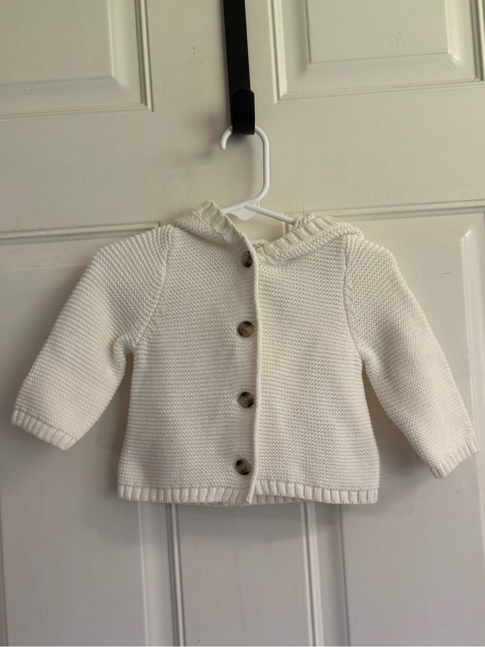 3/6M Unisex Old Navy off white Button Front Hooded long sleeve Sweater.  In EUC!